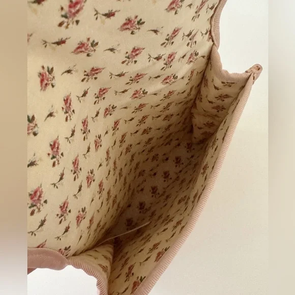 NEW Gucci Beauty Pouch - Picture 5 of 8